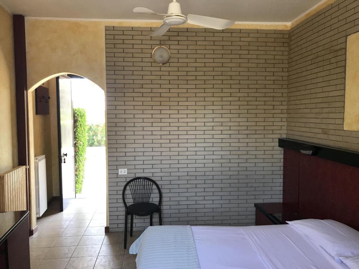 سيستيرنا دي لاتينا American Motel المظهر الخارجي الصورة