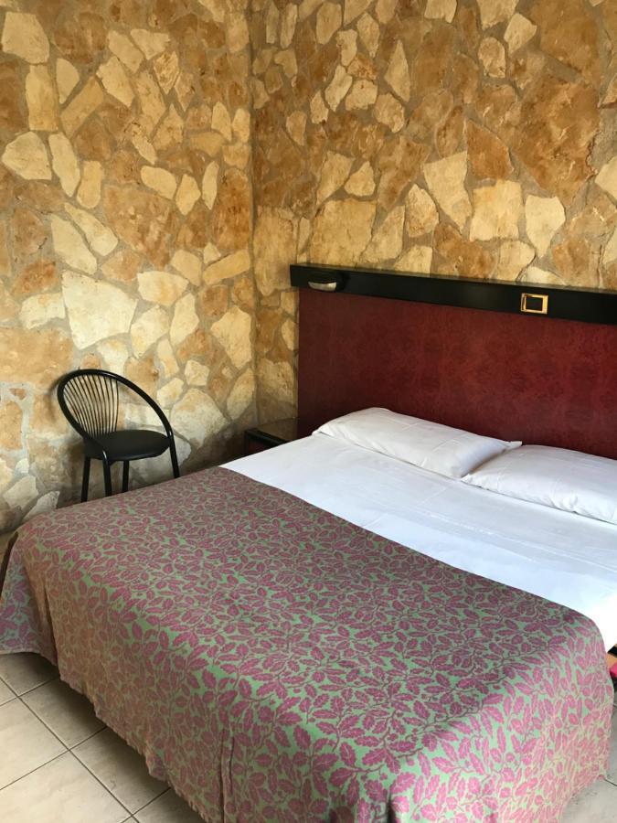سيستيرنا دي لاتينا American Motel المظهر الخارجي الصورة