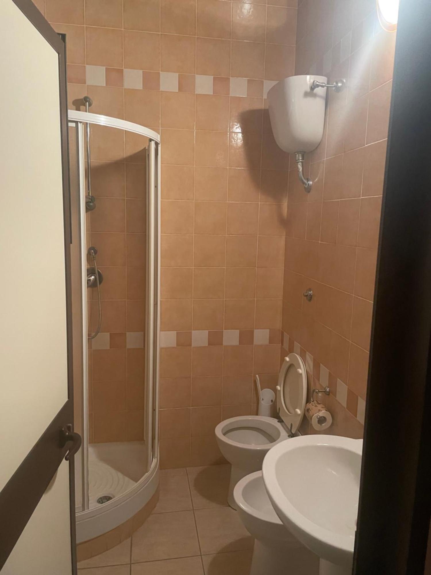 سيستيرنا دي لاتينا American Motel المظهر الخارجي الصورة