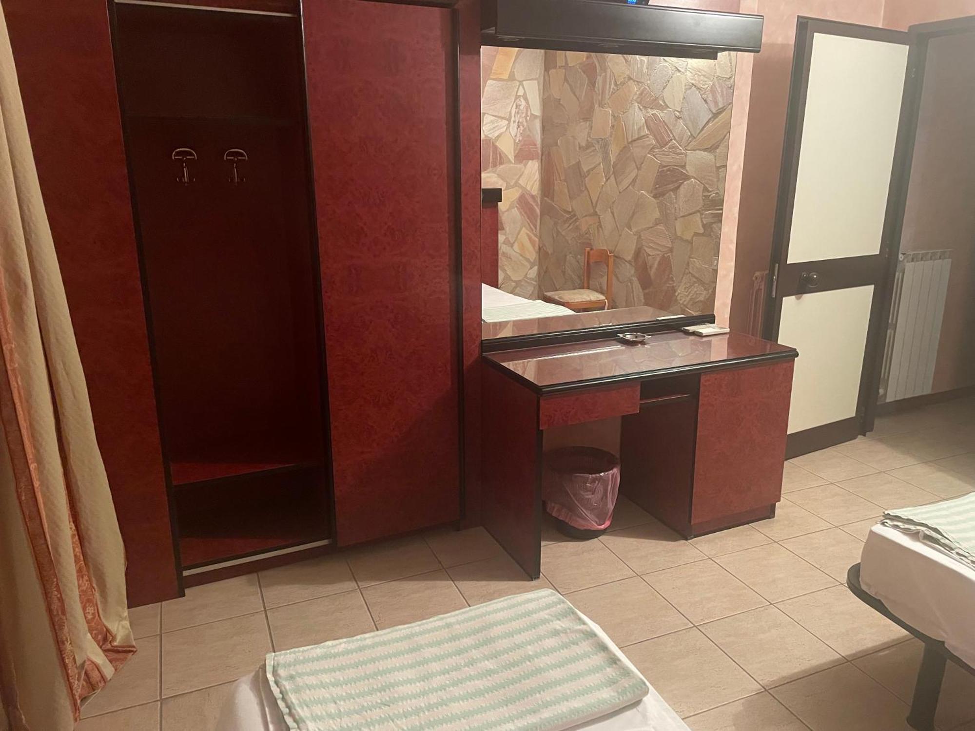 سيستيرنا دي لاتينا American Motel المظهر الخارجي الصورة